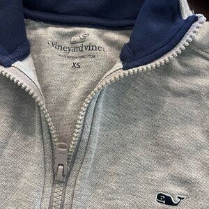 Vineyard Vines 3/4 zip pullover. Adult XS. Gray